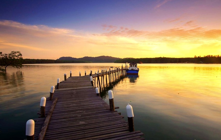 Sunset Boat lake photo by Daniel Brooks